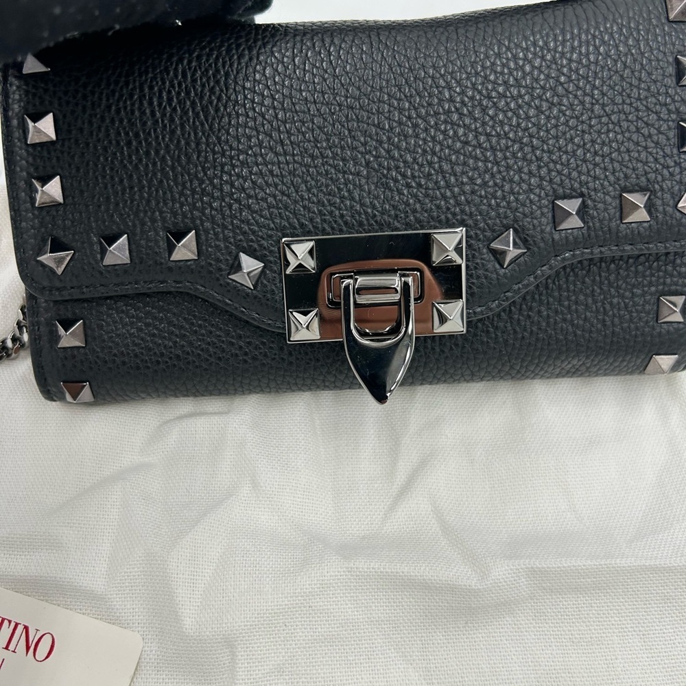 Women's Valentino Garavani rock stud, wallet on a chain made in Italy - Picture 3 of 14